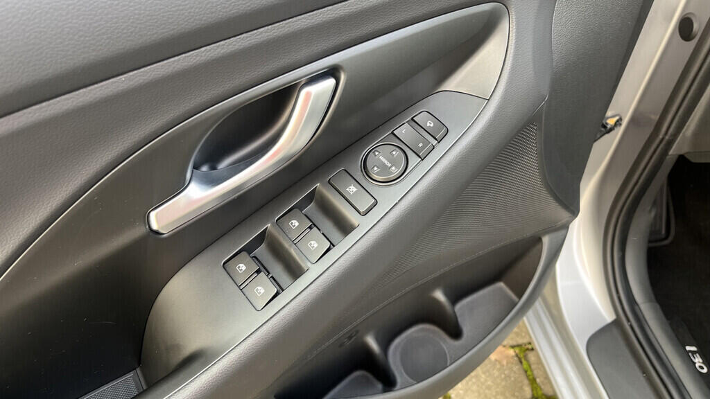 OB199V00640_21.webp_I30  1.0  74 kW manuál, DPH