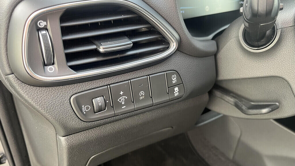 OB199V00640_22.webp_I30  1.0  74 kW manuál, DPH