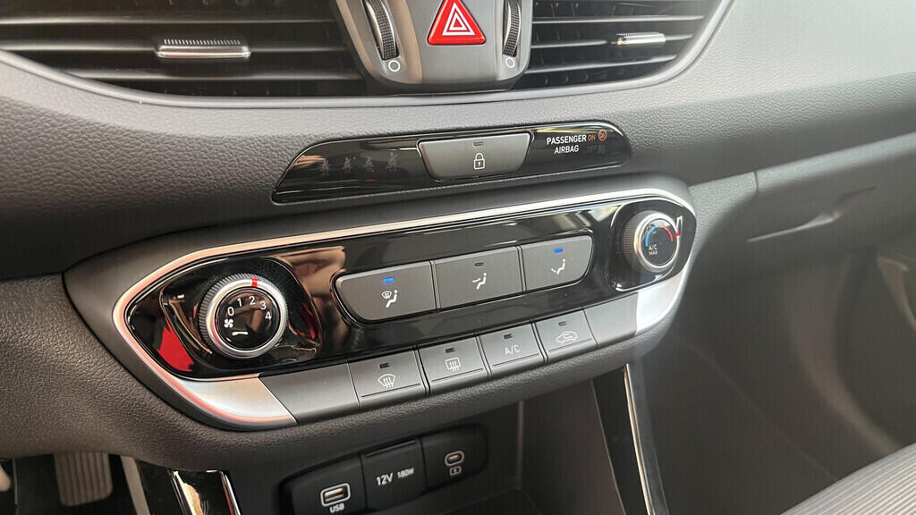 OB199V00640_27.webp_I30  1.0  74 kW manuál, DPH