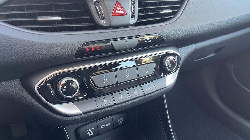 OB199V00642_26.webp_I30  1.0  74 kW manuál, DPH