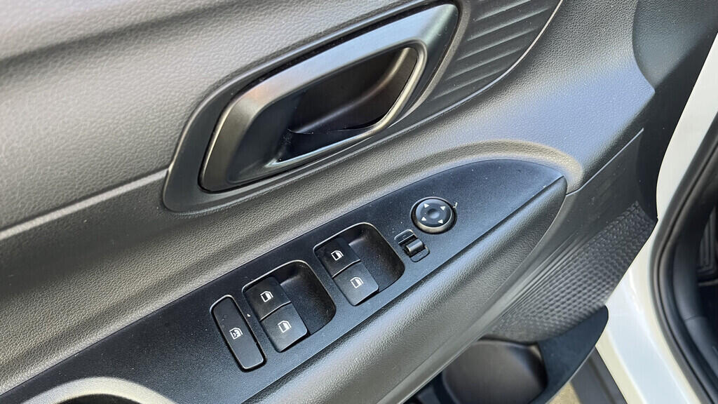 OB199V00644_21.webp_BAYON  1.2  58 kW manuál, DPH