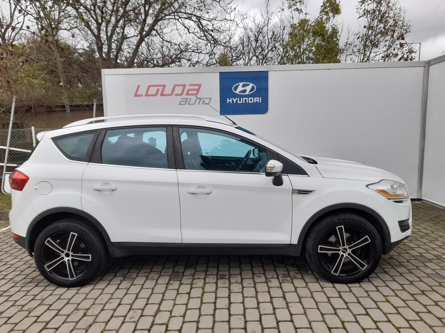 OB199V00645_16.webp_KUGA  2.5  147 kW automat