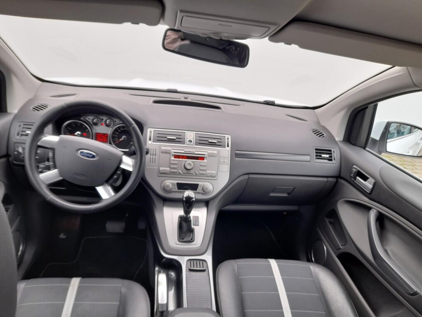 OB199V00645_18.webp_KUGA  2.5  147 kW automat