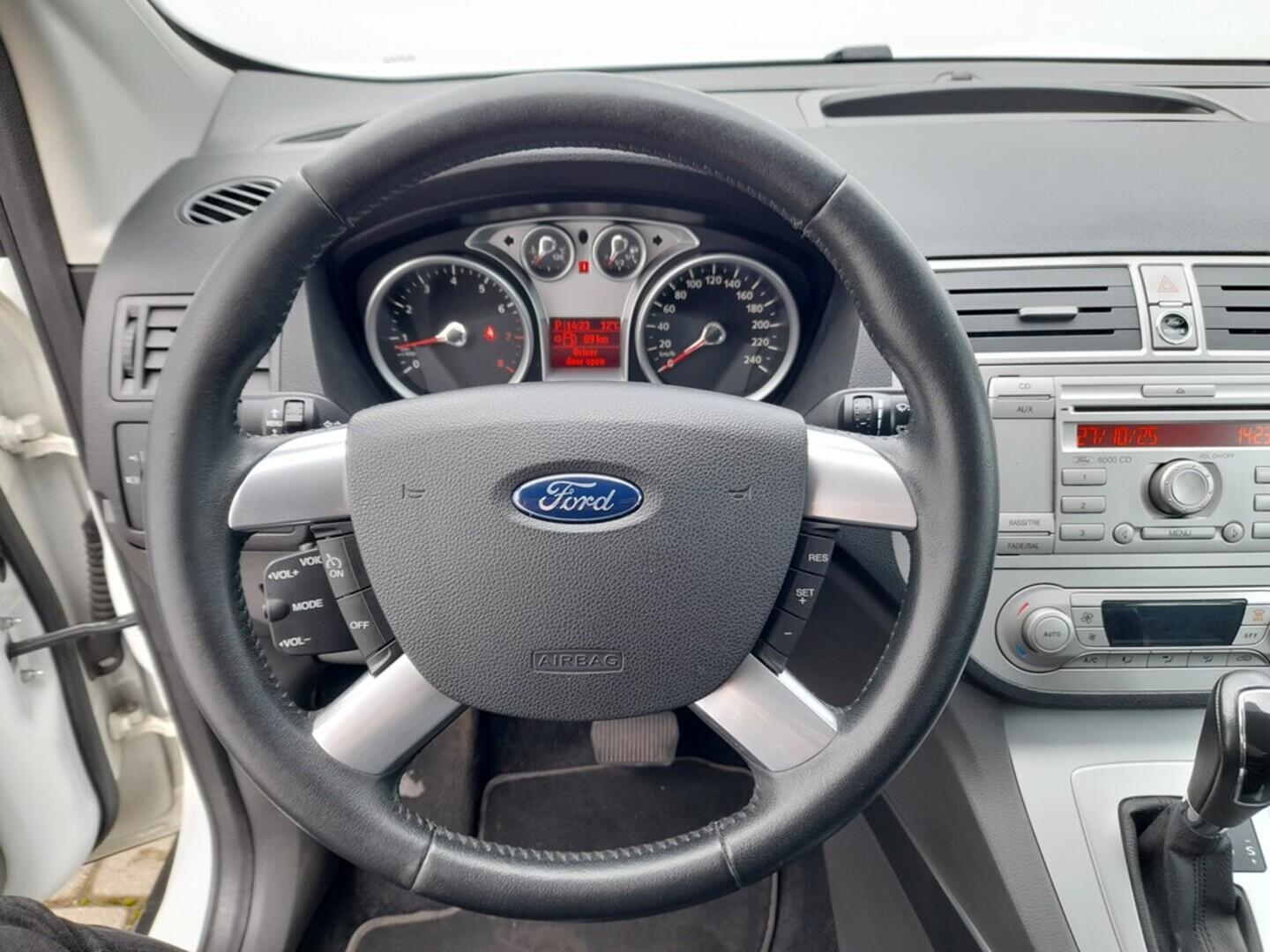 OB199V00645_23.webp_KUGA  2.5  147 kW automat