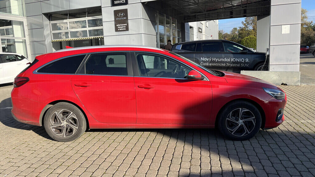 OB199V00648_12.webp_I30 Family Smart 1.0  88 kW manuál