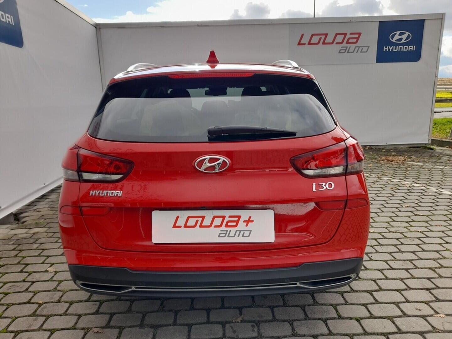 OB199V00648_17.webp_I30 Family Smart 1.0  88 kW manuál