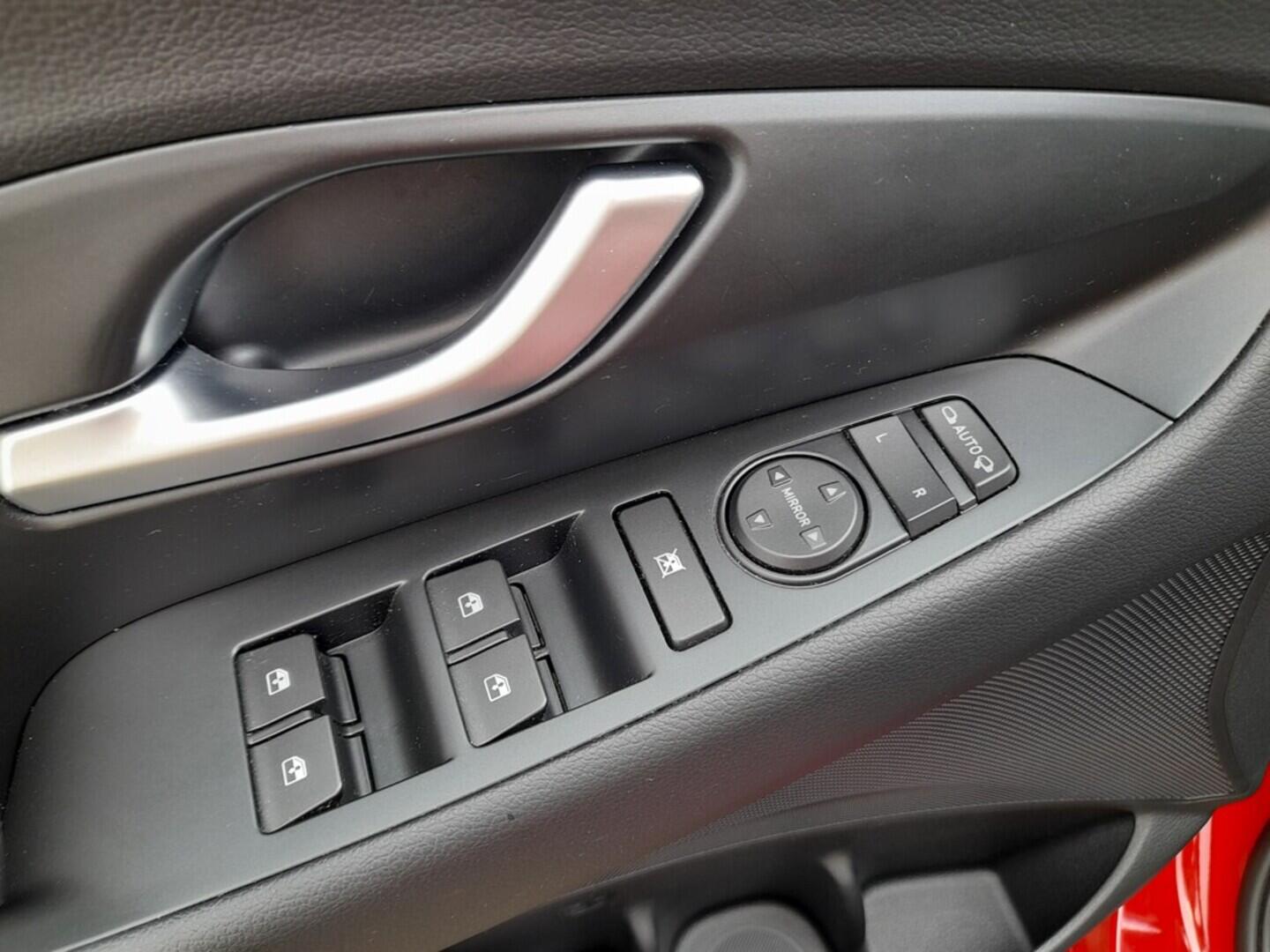 OB199V00648_21.webp_I30 Family Smart 1.0  88 kW manuál