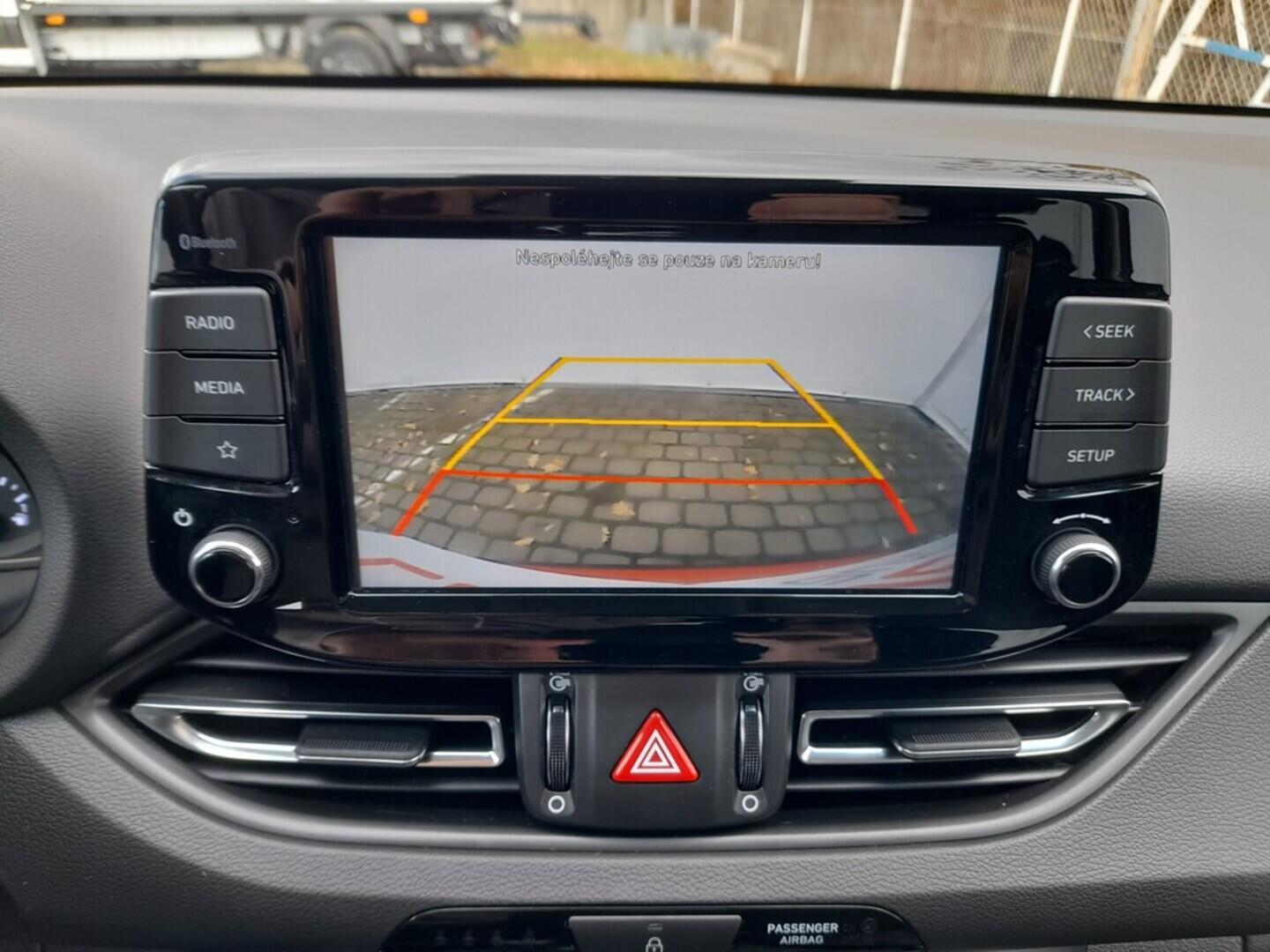 OB199V00648_26.webp_I30 Family Smart 1.0  88 kW manuál