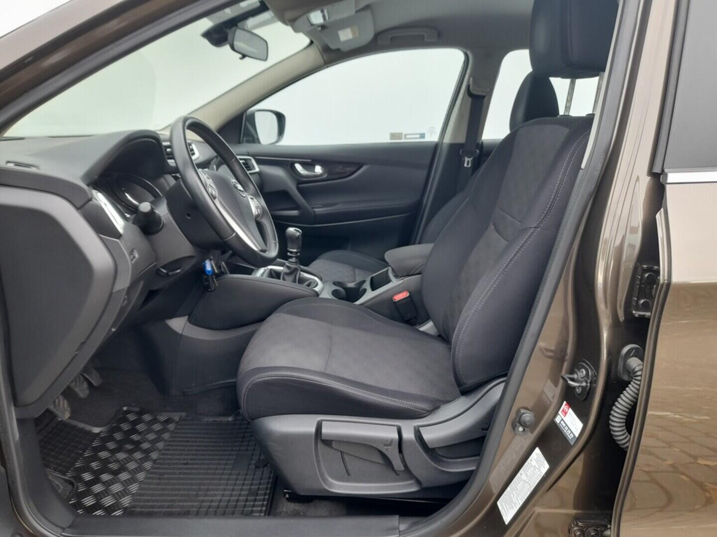 OB199V00649_20.webp_QASHQAI  1.6  120 kW manuál
