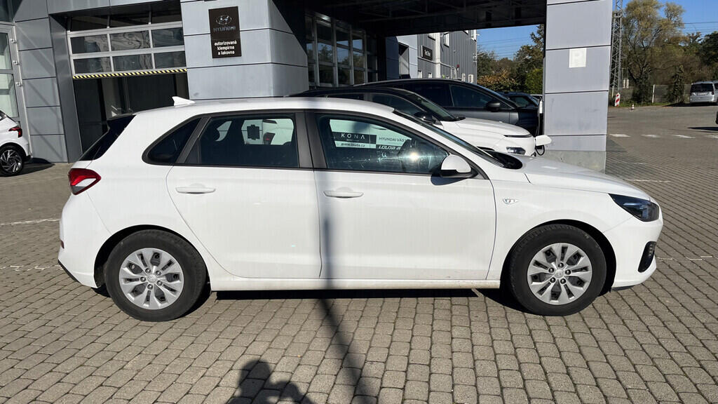 OB199V00650_12.webp_I30 Start Plus 1.5  81 kW manuál