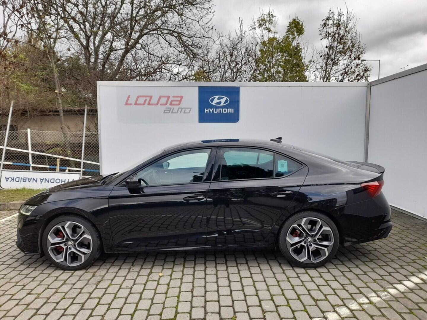 OB199V00653_12.webp_OCTAVIA RS 2.0 TSI 180 kW manuál, DPH