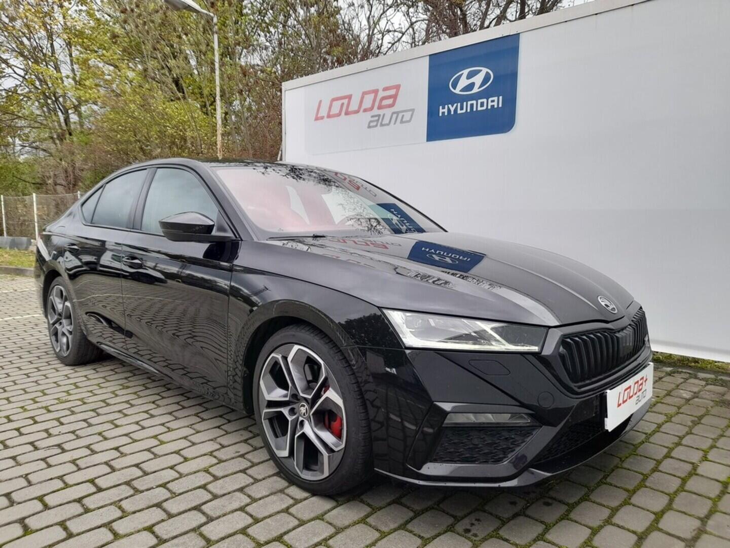 OB199V00653_14.webp_OCTAVIA RS 2.0 TSI 180 kW manuál, DPH