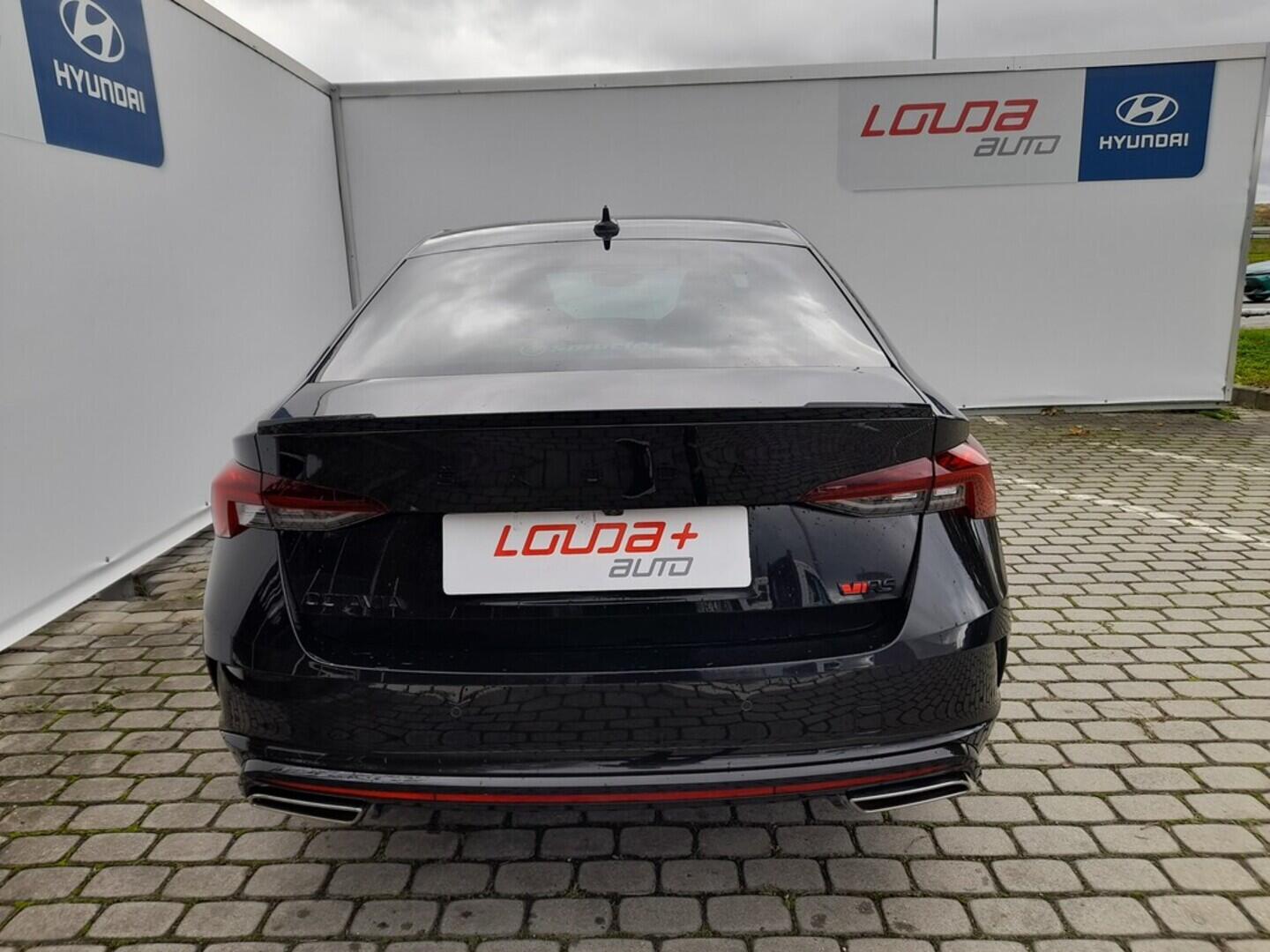 OB199V00653_17.webp_OCTAVIA RS 2.0 TSI 180 kW manuál, DPH