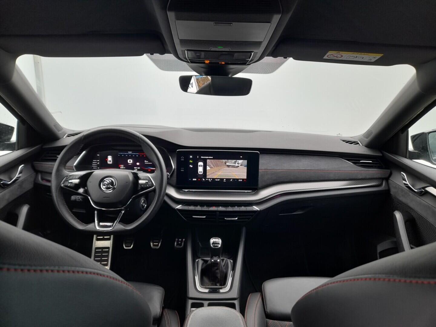 OB199V00653_18.webp_OCTAVIA RS 2.0 TSI 180 kW manuál, DPH