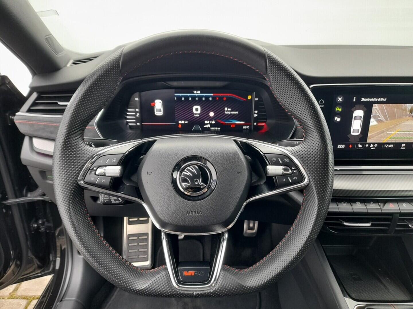 OB199V00653_23.webp_OCTAVIA RS 2.0 TSI 180 kW manuál, DPH