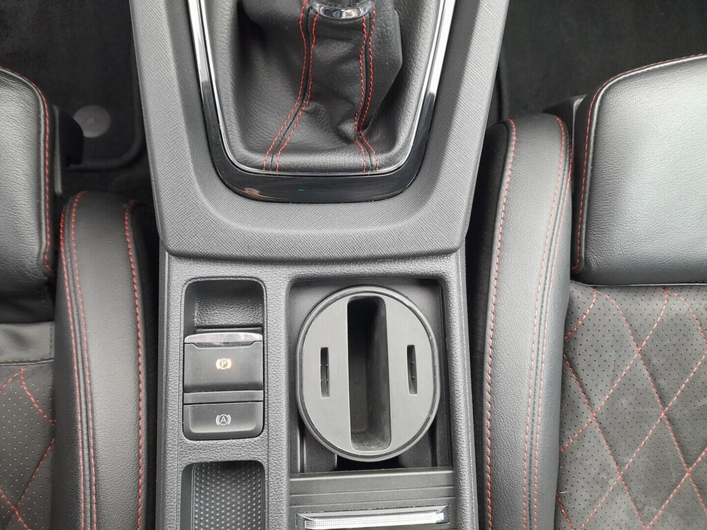 OB199V00653_36.webp_OCTAVIA RS 2.0 TSI 180 kW manuál, DPH