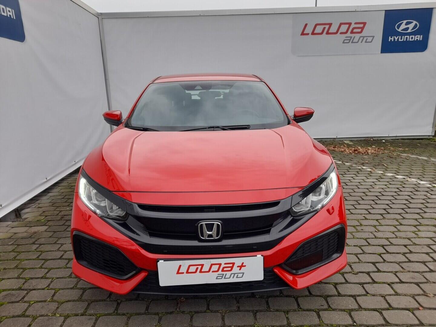 OB199V00656_13.webp_CIVIC Comfort 1.0 VTEC Turbo 95 kW manuál