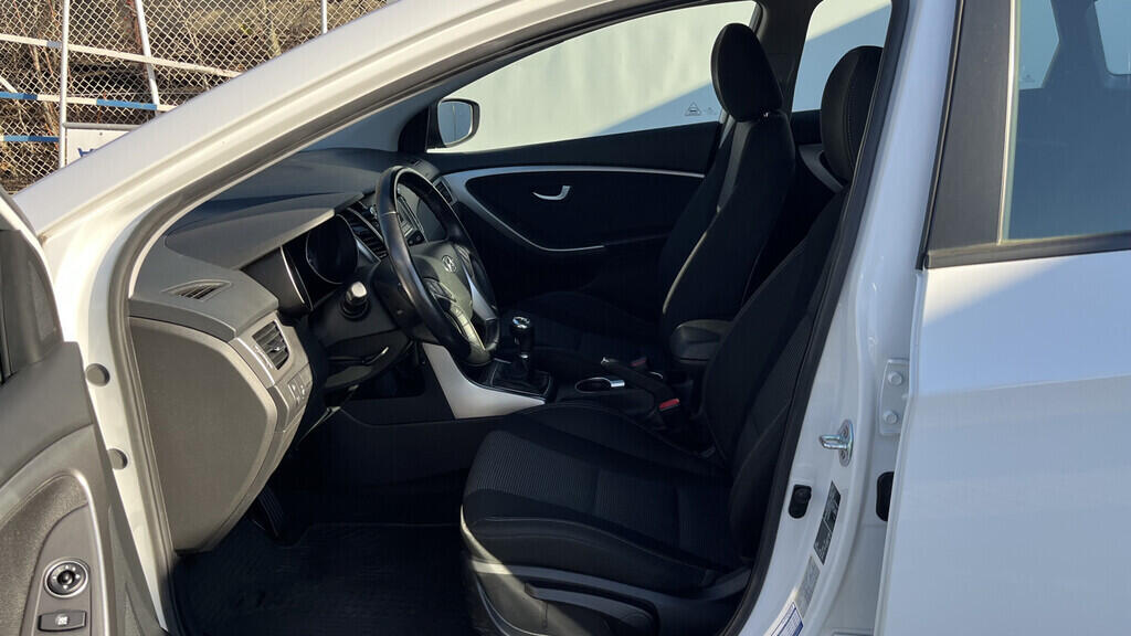 OB199V00659_20.webp_I30  1.6  88 kW manuál