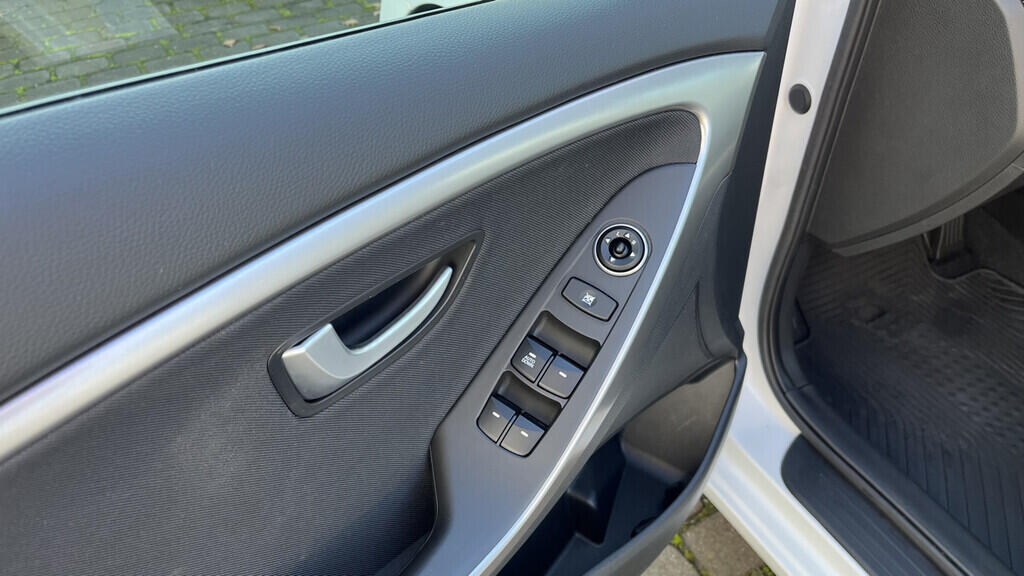 OB199V00659_21.webp_I30  1.6  88 kW manuál