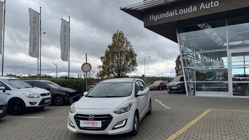 I30  1.6  88 kW manuál