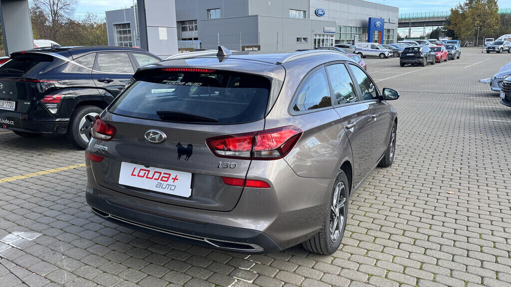 OB199V00660_11.webp_I30 Comfort 1.0  88 kW manuál