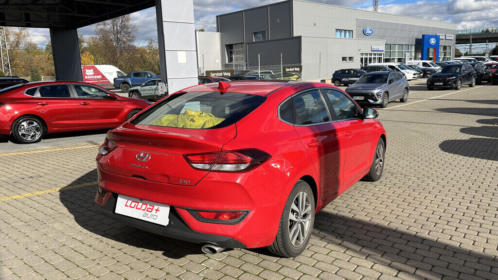 OB199V00661_11.webp_I30 FASTBACK Comfort 1.0  88 kW manuál