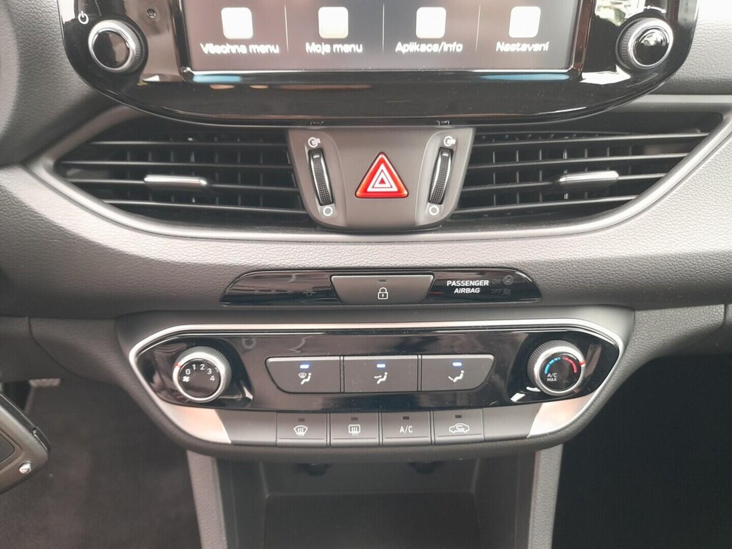 OB199V00661_27.webp_I30 FASTBACK Comfort 1.0  88 kW manuál