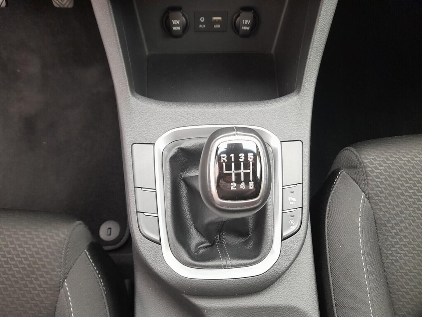 OB199V00661_28.webp_I30 FASTBACK Comfort 1.0  88 kW manuál