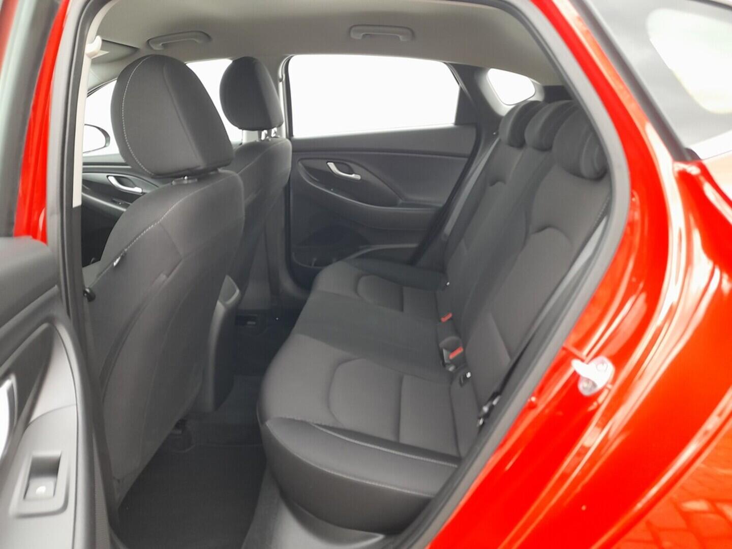 OB199V00661_29.webp_I30 FASTBACK Comfort 1.0  88 kW manuál