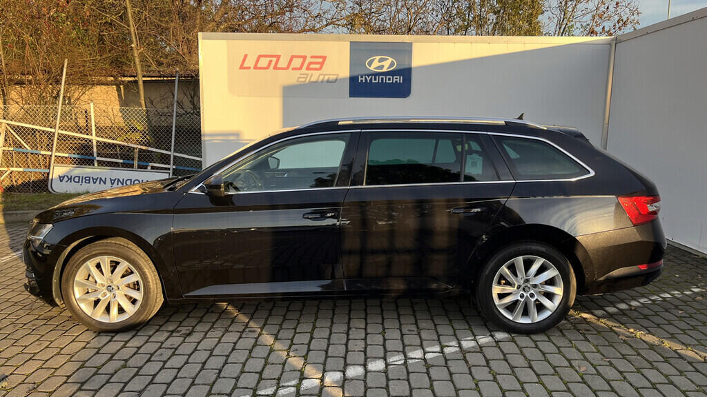 OB199V00662_12.webp_SUPERB Style 1.5 TSI 110 kW automat