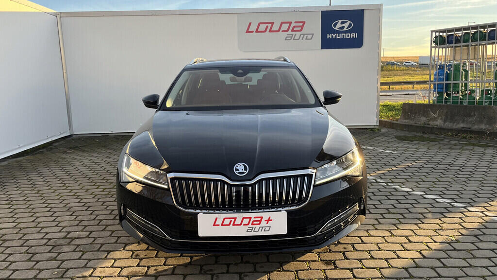 OB199V00662_13.webp_SUPERB Style 1.5 TSI 110 kW automat