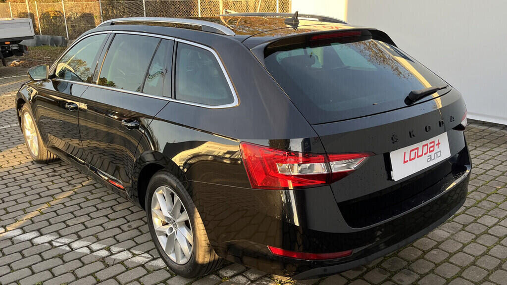 OB199V00662_15.webp_SUPERB Style 1.5 TSI 110 kW automat