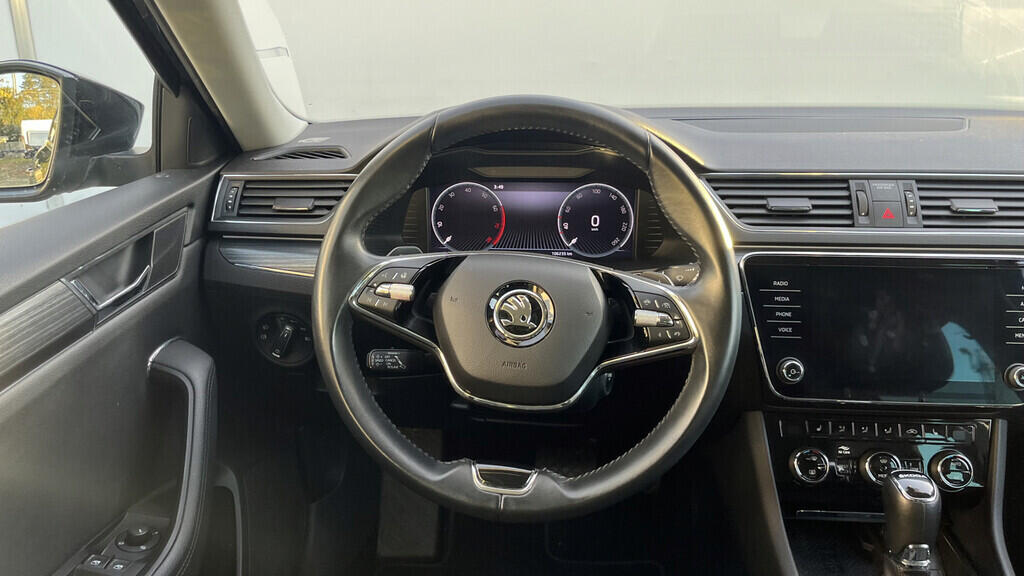 OB199V00662_23.webp_SUPERB Style 1.5 TSI 110 kW automat