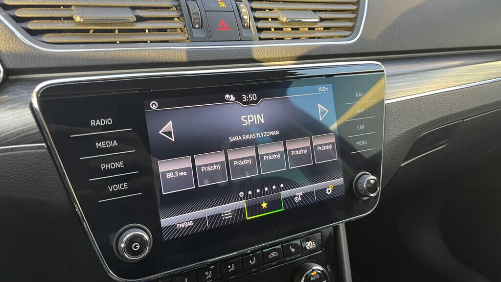 OB199V00662_24.webp_SUPERB Style 1.5 TSI 110 kW automat