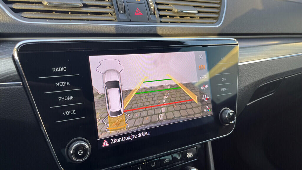 OB199V00662_27.webp_SUPERB Style 1.5 TSI 110 kW automat