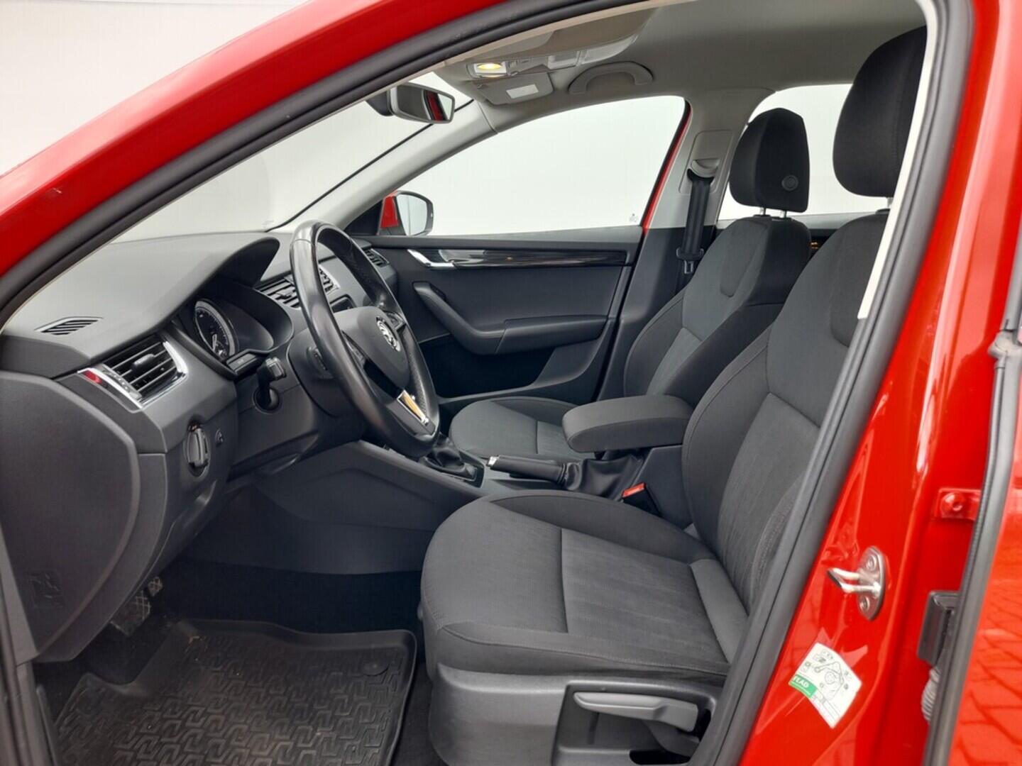 OB199V00663_20.webp_OCTAVIA Style 2.0 TDI 135 kW automat, DPH