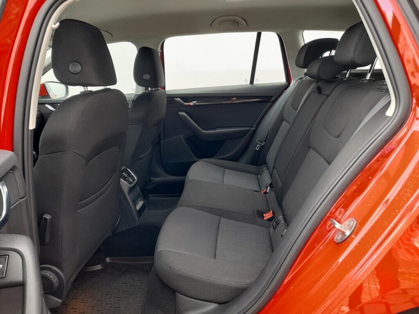 OB199V00663_29.webp_OCTAVIA Style 2.0 TDI 135 kW automat, DPH