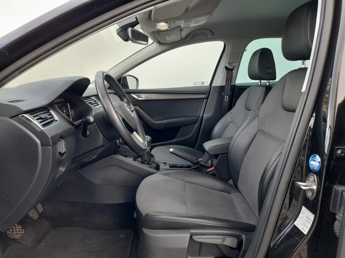 OB199V00666_20.webp_OCTAVIA Style Plus 1.5 TSI 110 kW manuál