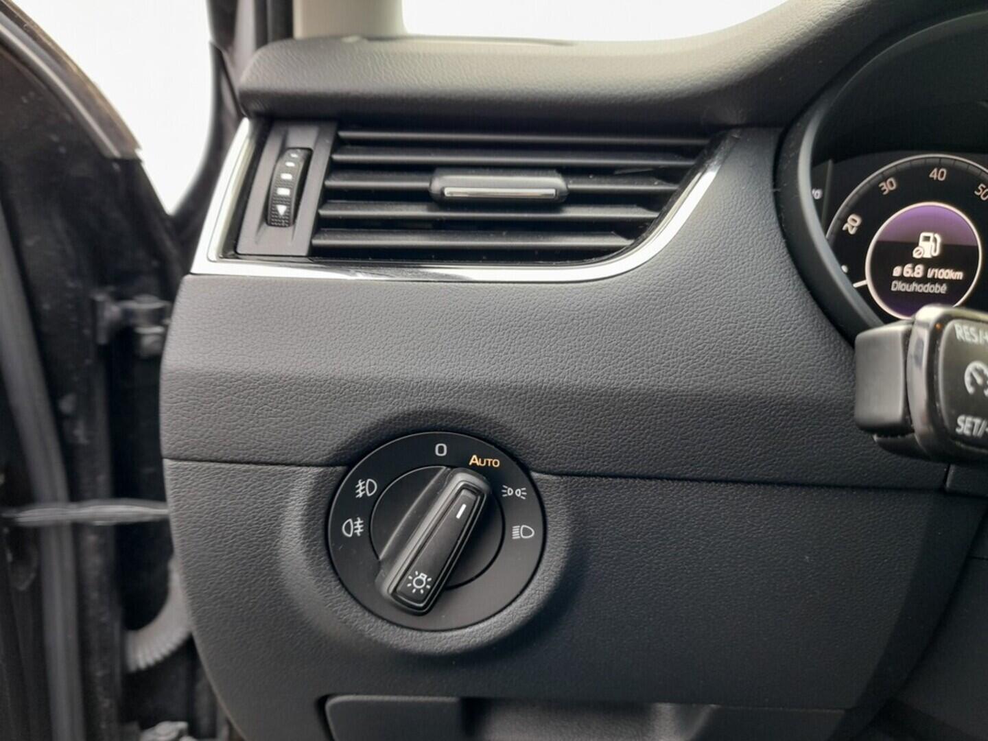 OB199V00666_22.webp_OCTAVIA Style Plus 1.5 TSI 110 kW manuál