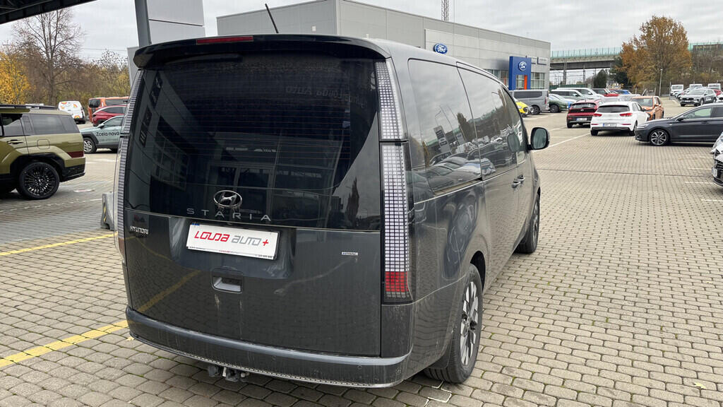 OB199V00668_11.webp_STARIA Luxury 2.2 CRDi 130 kW automat, DPH