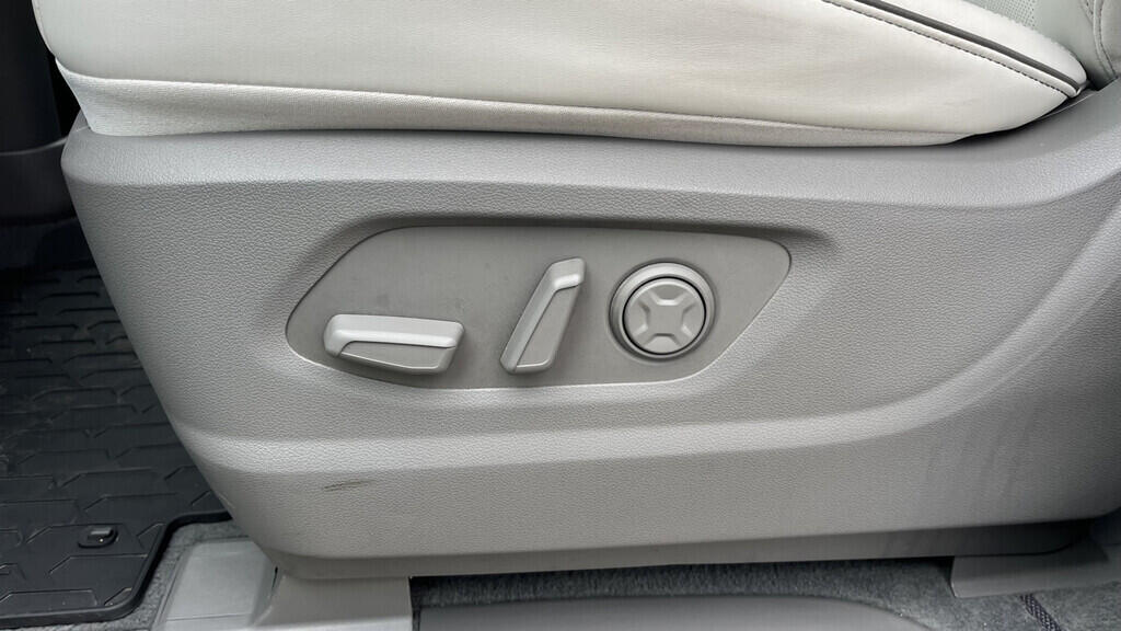 OB199V00668_21.webp_STARIA Luxury 2.2 CRDi 130 kW automat, DPH