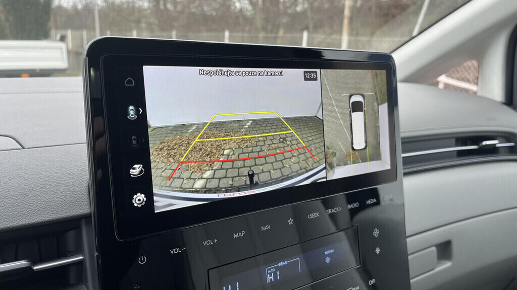 OB199V00668_27.webp_STARIA Luxury 2.2 CRDi 130 kW automat, DPH