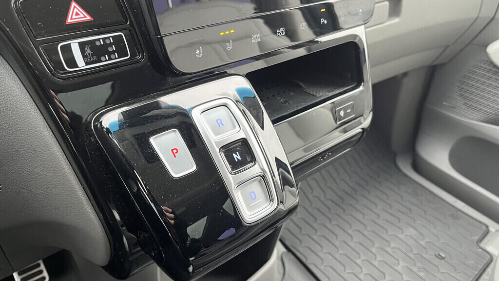 OB199V00668_30.webp_STARIA Luxury 2.2 CRDi 130 kW automat, DPH