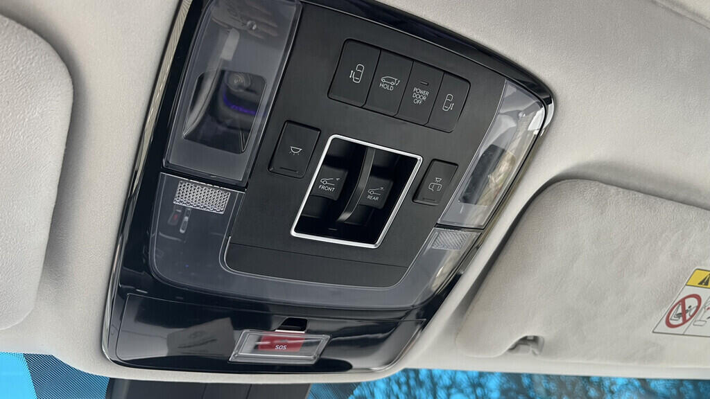 OB199V00668_32.webp_STARIA Luxury 2.2 CRDi 130 kW automat, DPH