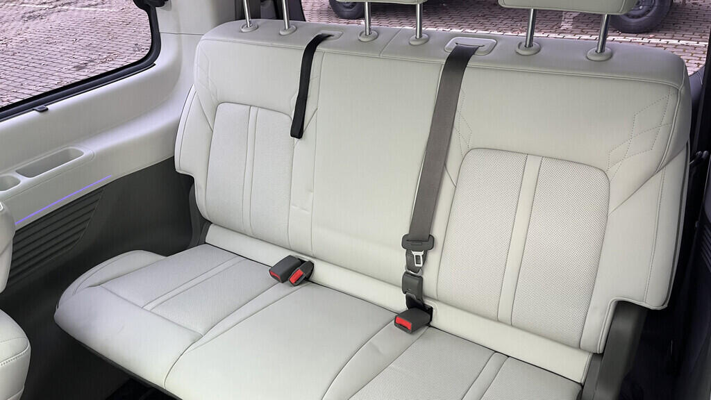 OB199V00668_35.webp_STARIA Luxury 2.2 CRDi 130 kW automat, DPH