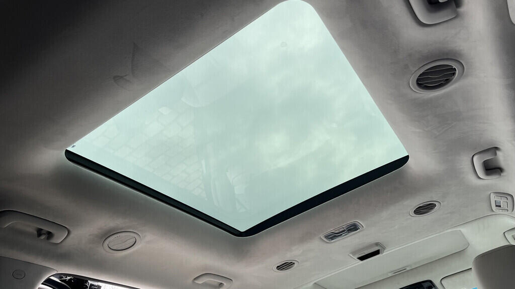 OB199V00668_40.webp_STARIA Luxury 2.2 CRDi 130 kW automat, DPH