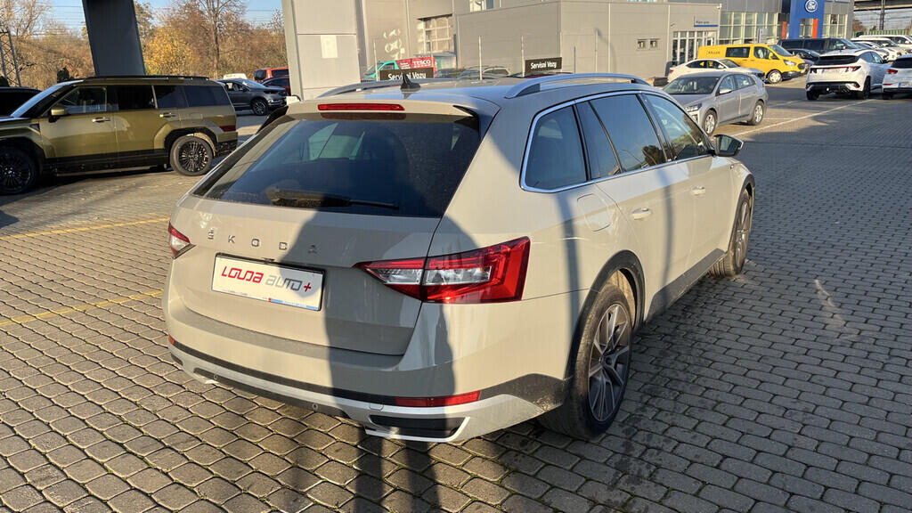 OB199V00669_11.webp_SUPERB Scout 2.0 TDI 147 kW automat, DPH