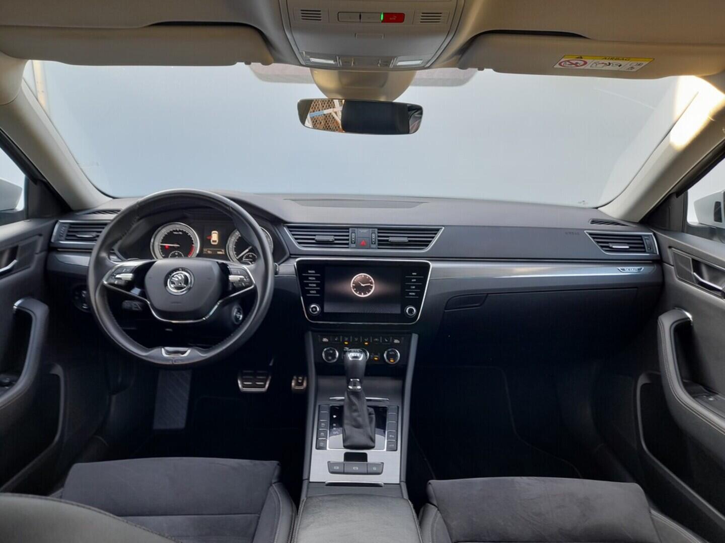 OB199V00669_18.webp_SUPERB Scout 2.0 TDI 147 kW automat, DPH