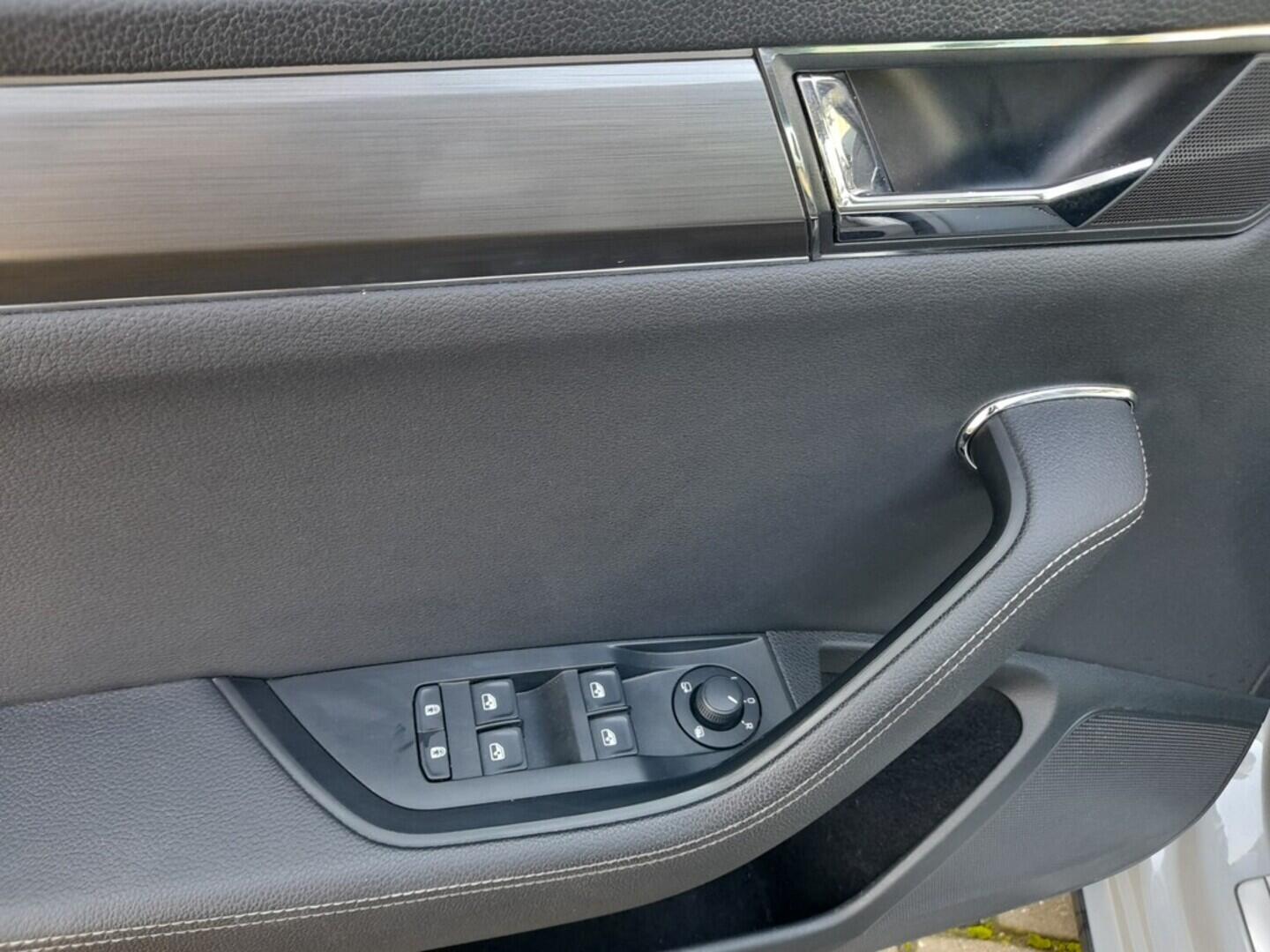 OB199V00669_21.webp_SUPERB Scout 2.0 TDI 147 kW automat, DPH