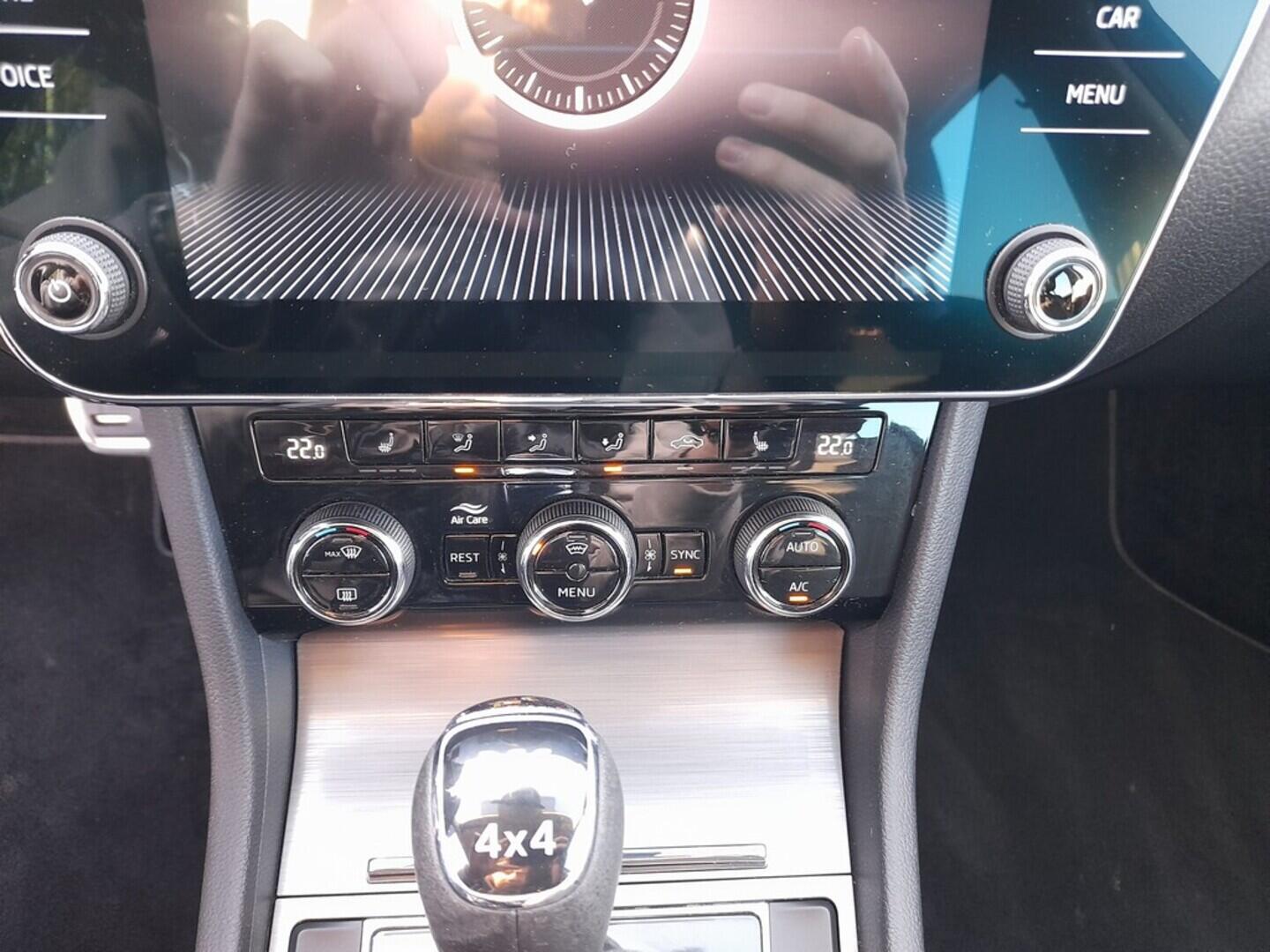 OB199V00669_28.webp_SUPERB Scout 2.0 TDI 147 kW automat, DPH